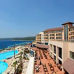 Royal Teos Thermal Clinic & - Halal Hotel