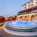 Royal Teos Thermal Clinic & - Halal 5*