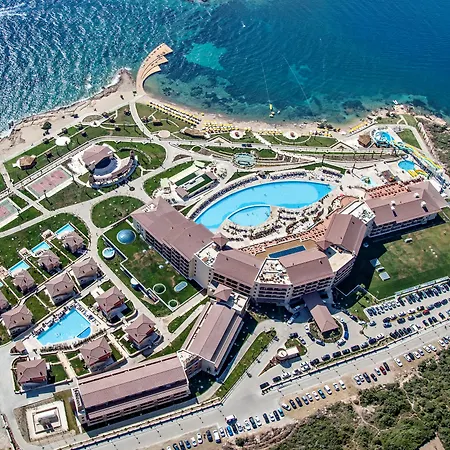 Royal Teos Thermal Clinic & - Halal 5*