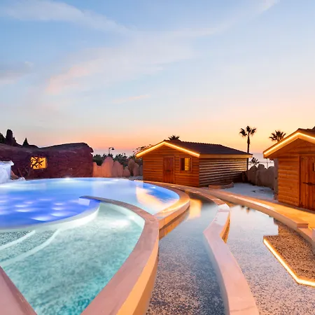 Royal Teos Thermal Clinic & - Halal セェフェリヒサール