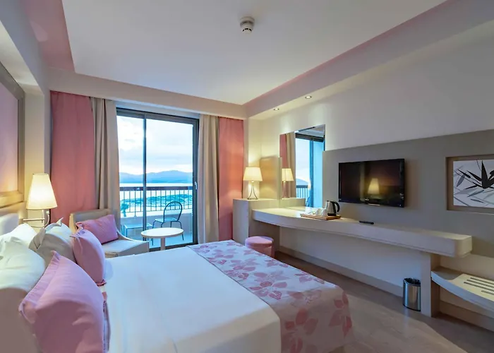 Royal Teos Thermal Clinic & - Halal